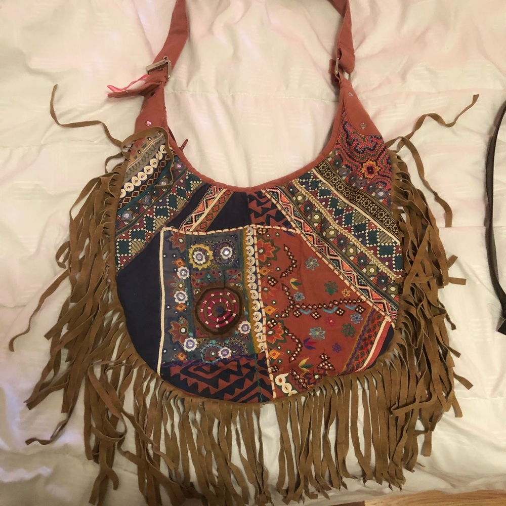COPY - Beautiful purse with fringes